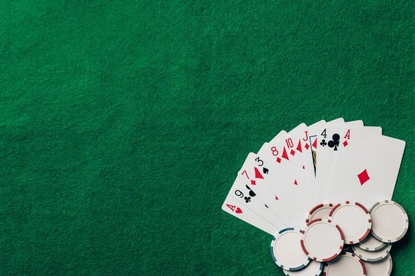 Popular games dashboard showing slot and live-dealer options